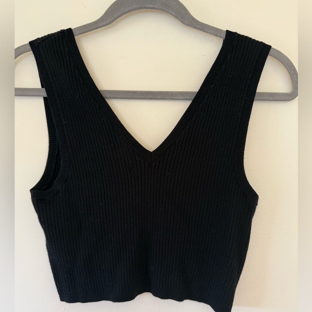 Open Edit Black Ribbed V-Neck Crop top - Picture 2 of 3